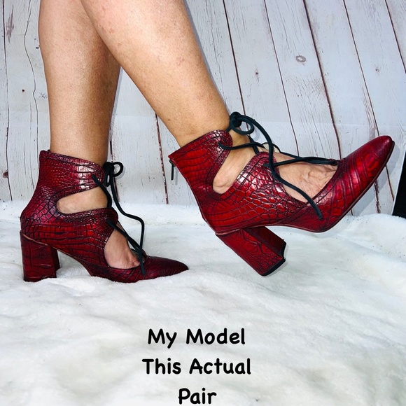 🚫🚫SOLD!🚫|•FREEBIRD🦅BY STEVEN•| GORGEOUS Joyce Red Croco Lace Up Ankle Bootie - Picture 3 of 16
